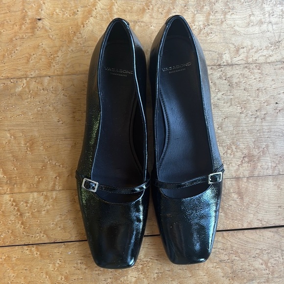 Vegabond debbi pumps black size 11 runs small listed as a 10 - Picture 1 of 6